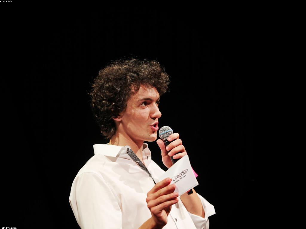 សហគមន៍ និងការពិភាក្សា: សារៈសំខាន់នៃការចូលរួម